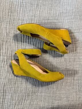 Sacha London "Venice" Suede Ankle Strap Wedge Sandals Chartreuse Green Size 8